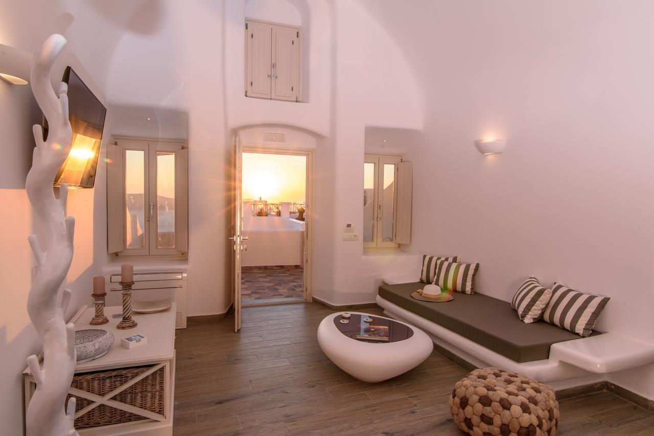 Angel Luxury Suites Фира Екстериор снимка