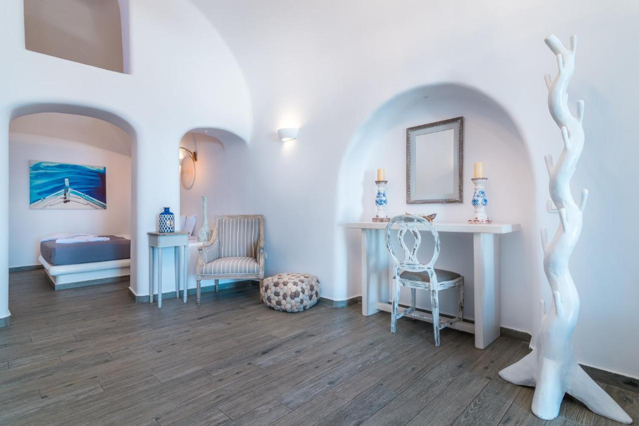 Angel Luxury Suites Фира Екстериор снимка