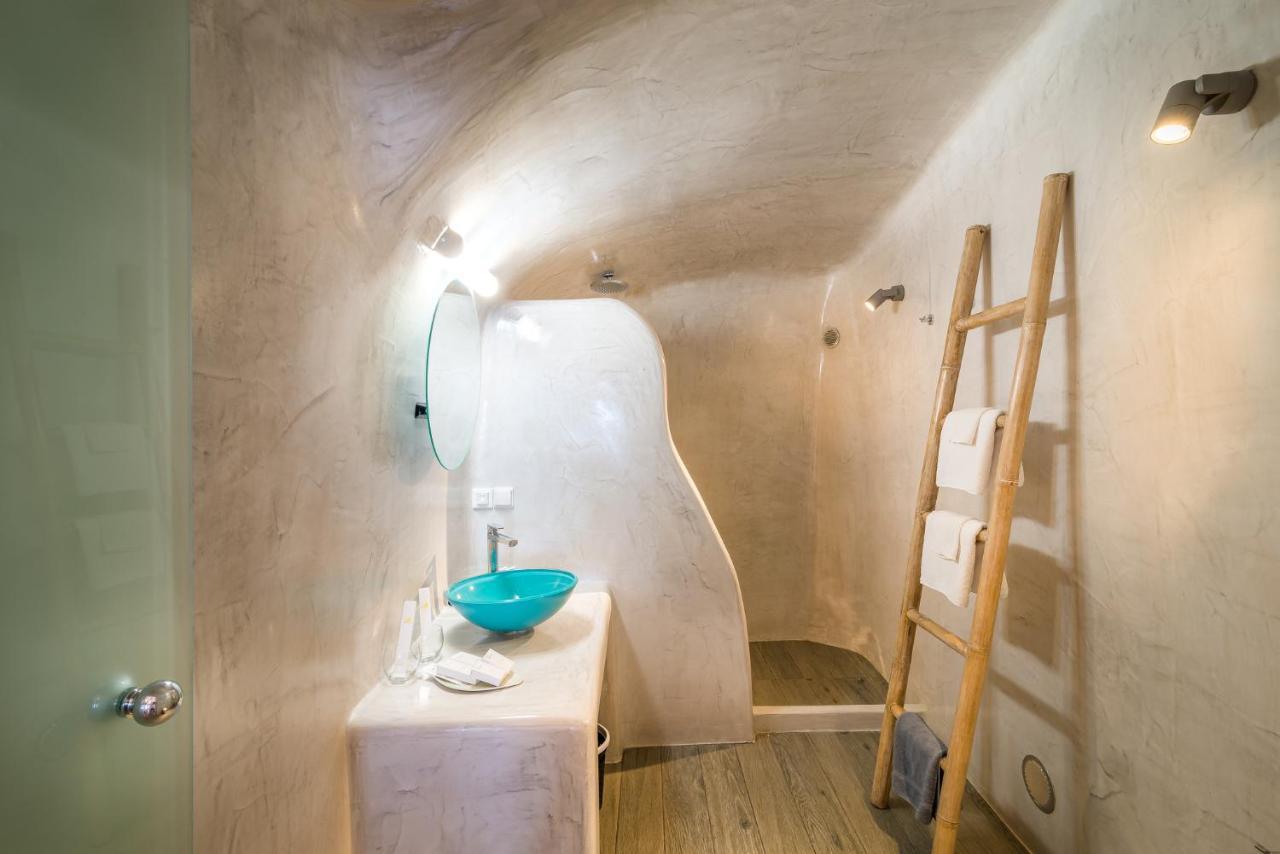 Angel Luxury Suites Фира Екстериор снимка