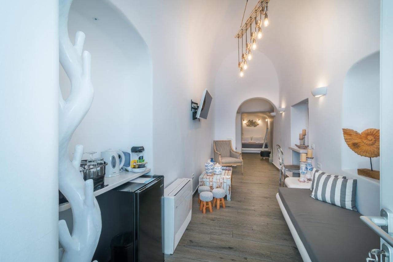 Angel Luxury Suites Фира Екстериор снимка