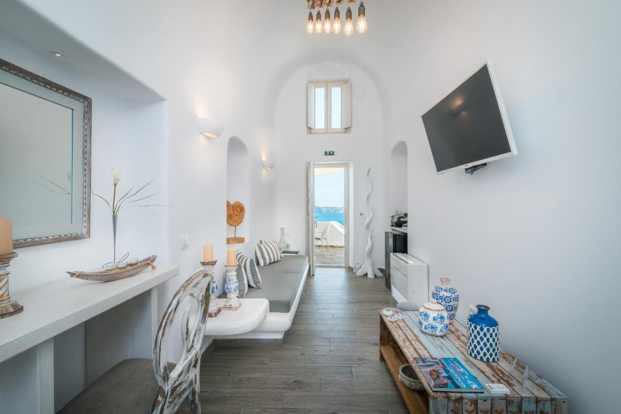 Angel Luxury Suites Фира Екстериор снимка
